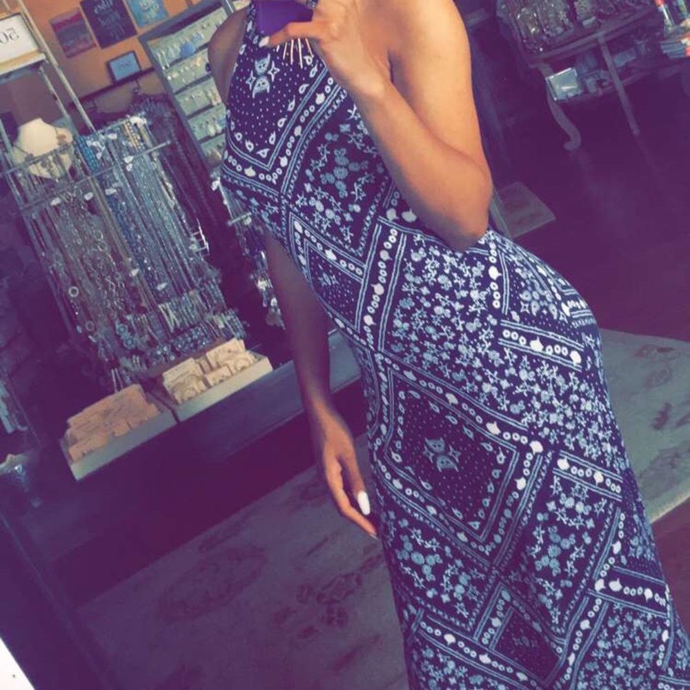 Blue & white patterned dress